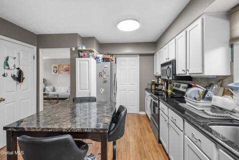 31 Berkshire Drive Colonie NY 12205