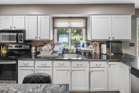31 Berkshire Drive Colonie NY 12205