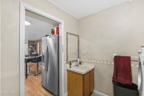 31 Berkshire Drive Colonie NY 12205