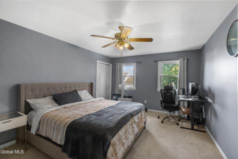 31 Berkshire Drive Colonie NY 12205