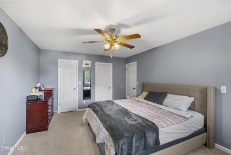 31 Berkshire Drive Colonie NY 12205