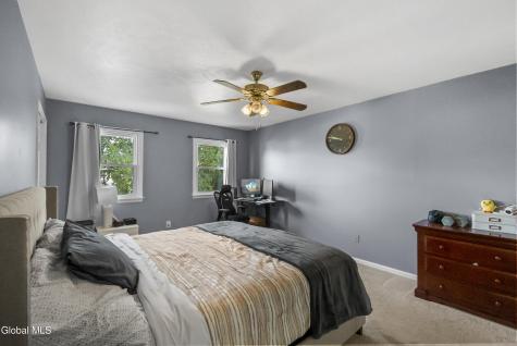 31 Berkshire Drive Colonie NY 12205