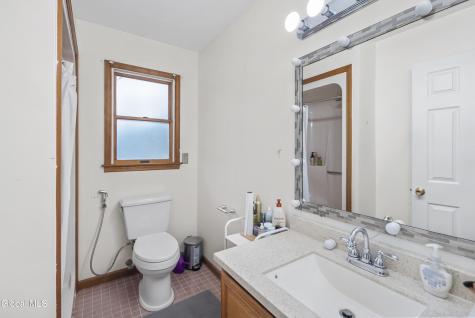 31 Berkshire Drive Colonie NY 12205