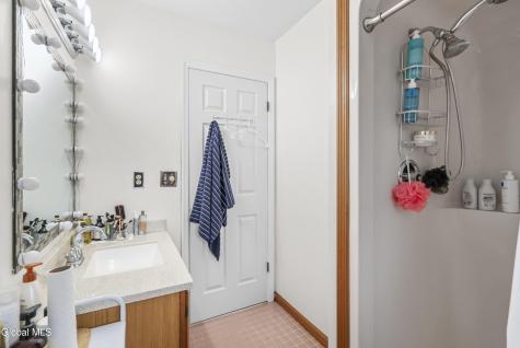 31 Berkshire Drive Colonie NY 12205