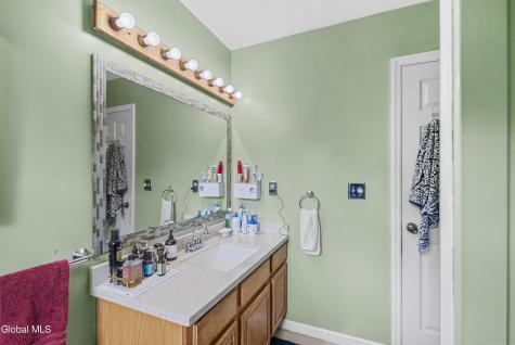 31 Berkshire Drive Colonie NY 12205