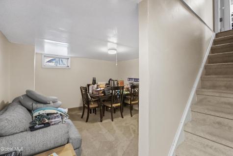 31 Berkshire Drive Colonie NY 12205