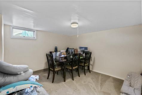 31 Berkshire Drive Colonie NY 12205
