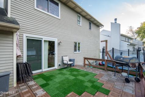 31 Berkshire Drive Colonie NY 12205