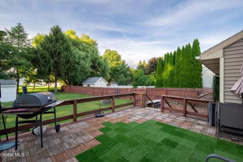 31 Berkshire Drive Colonie NY 12205