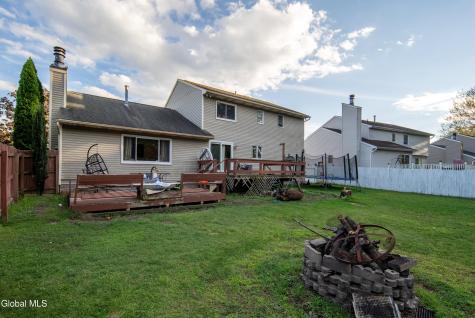 31 Berkshire Drive Colonie NY 12205