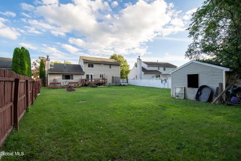 31 Berkshire Drive Colonie NY 12205