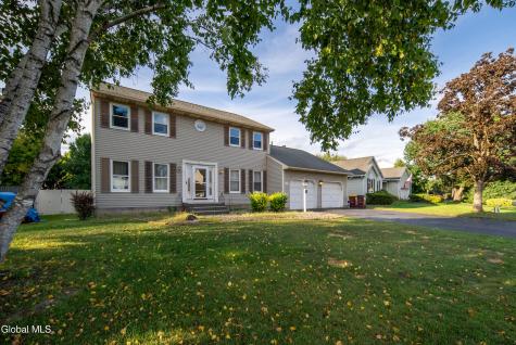 31 Berkshire Drive Colonie NY 12205