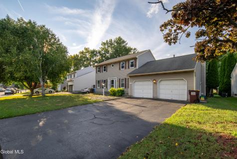 31 Berkshire Drive Colonie NY 12205