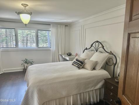 9 Oak Brook Boulevard Saratoga Springs NY 12866