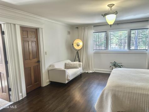 9 Oak Brook Boulevard Saratoga Springs NY 12866