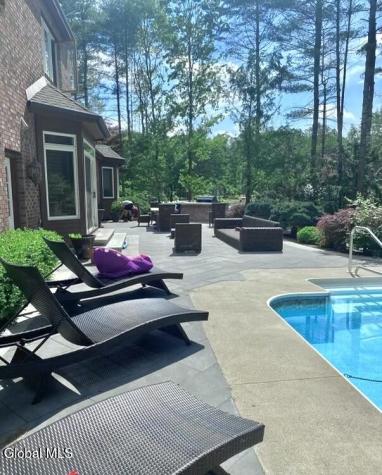 9 Oak Brook Boulevard Saratoga Springs NY 12866