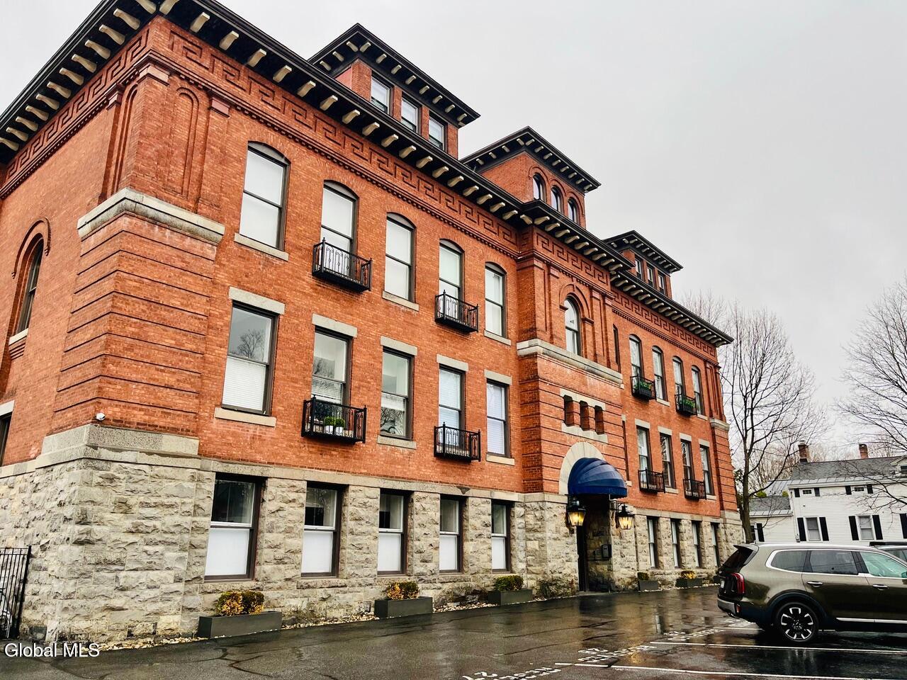 77 Van Dam Street Saratoga Springs NY 12866