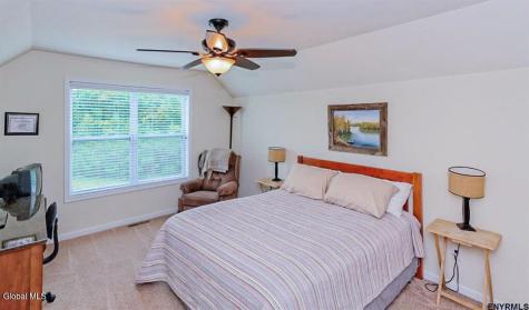 30 Revere Run Mechanicville NY 12118