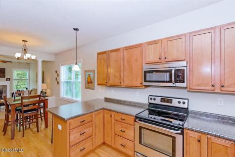 30 Revere Run Mechanicville NY 12118