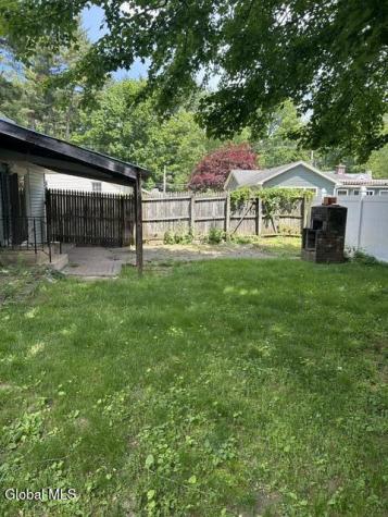 17 Pinewood Road Guilderland NY 12084