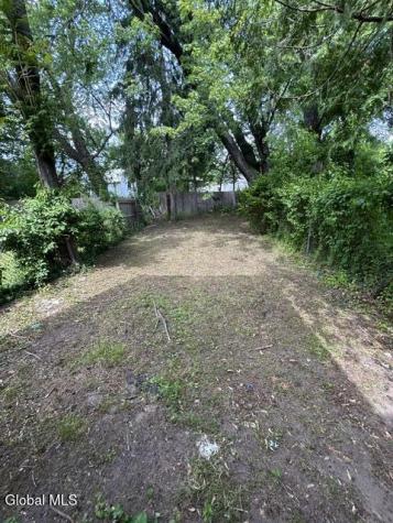 17 Pinewood Road Guilderland NY 12084