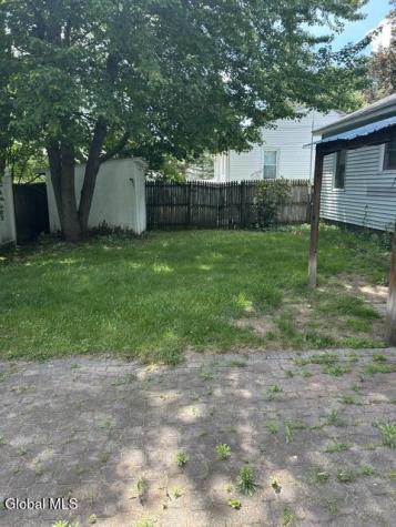 17 Pinewood Road Guilderland NY 12084