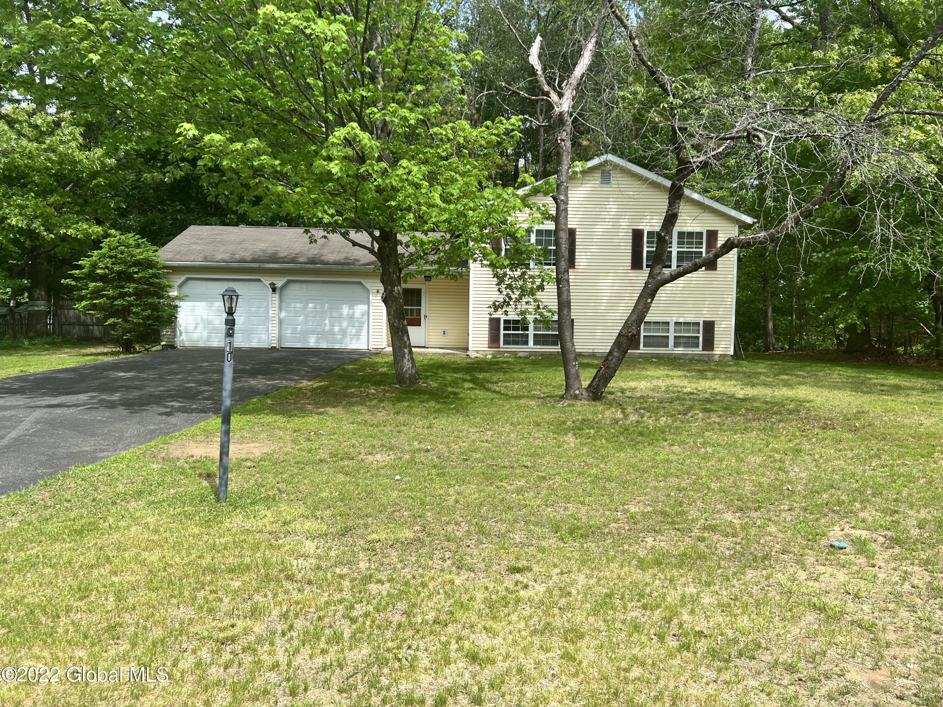 10 Carriage Way Ballston Spa NY 12020