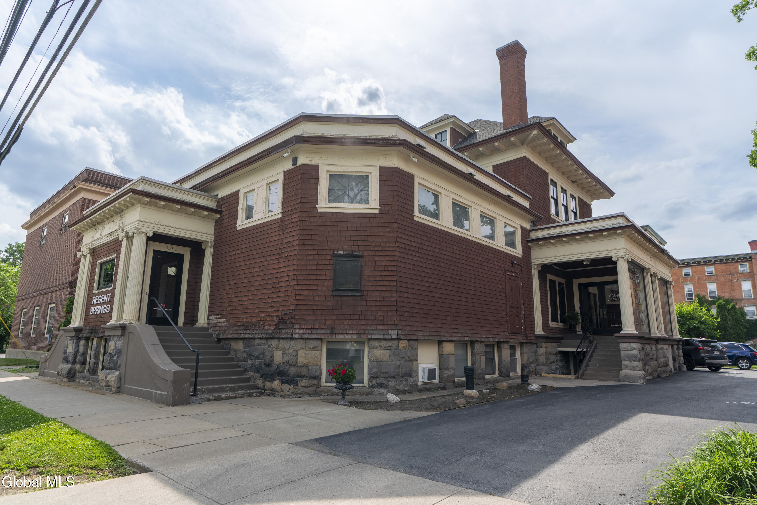 153 Regent Street Saratoga Springs NY 12866