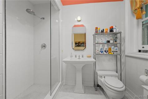107 Oakland Place Buffalo NY 14222