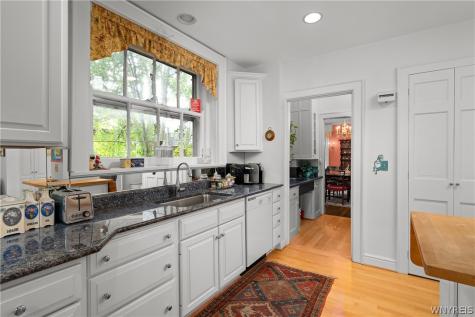 107 Oakland Place Buffalo NY 14222