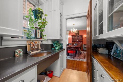 107 Oakland Place Buffalo NY 14222