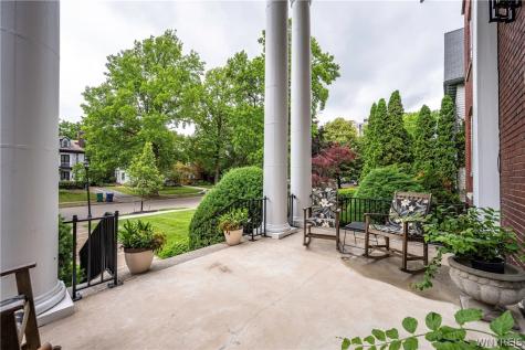 107 Oakland Place Buffalo NY 14222