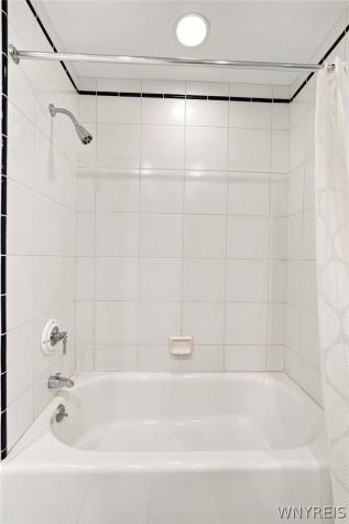 902 Admirals Walk Buffalo NY 14202