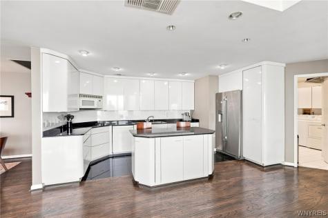 902 Admirals Walk Buffalo NY 14202