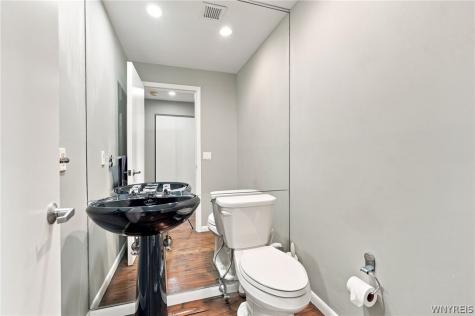 902 Admirals Walk Buffalo NY 14202
