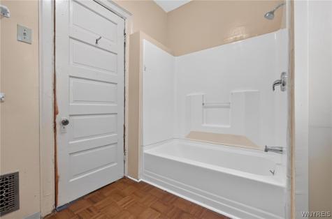 509 Woodlawn Avenue Buffalo NY 14208