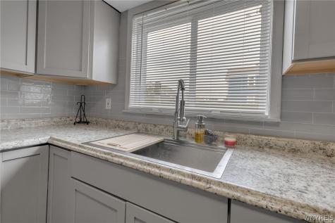 72 Sunset Street Buffalo NY 14207