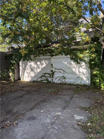 1952 Clinton Street Buffalo NY 14206