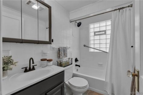 285 Hartwell Road Buffalo NY 14216
