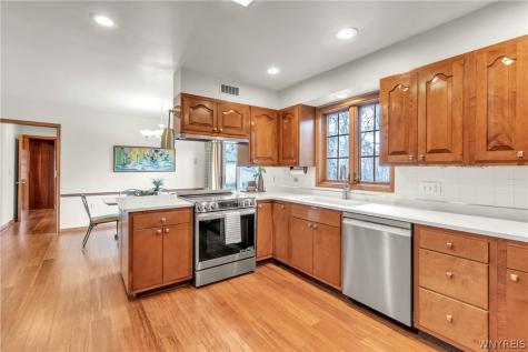 137 Nottingham Buffalo NY 14216