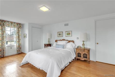 137 Nottingham Buffalo NY 14216