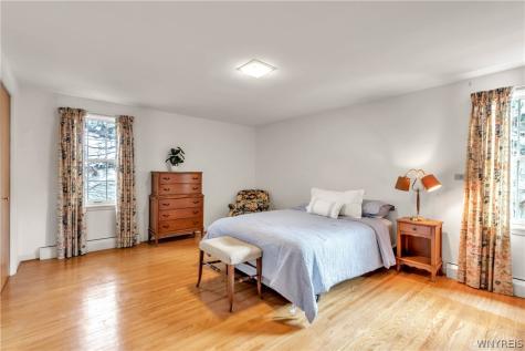 137 Nottingham Buffalo NY 14216