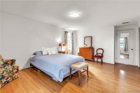 137 Nottingham Buffalo NY 14216