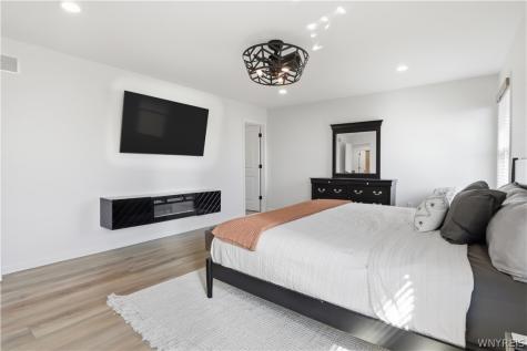 237 Rachel Vincent Buffalo NY 14216