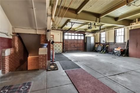 21 Mayfair Lane Buffalo NY 14201