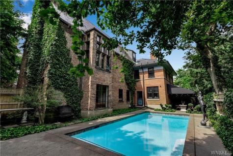 21 Mayfair Lane Buffalo NY 14201
