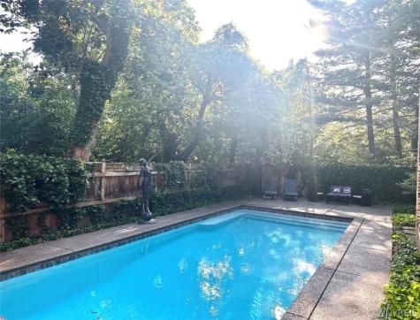 21 Mayfair Lane Buffalo NY 14201
