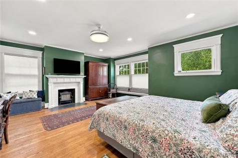 21 Colonial Circle Buffalo NY 14222