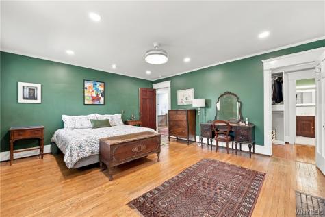 21 Colonial Circle Buffalo NY 14222