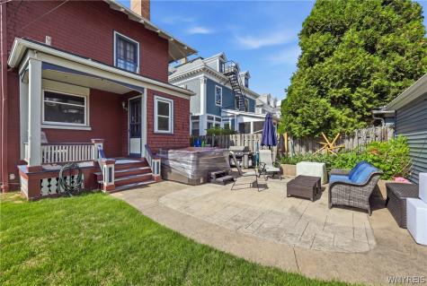 21 Colonial Circle Buffalo NY 14222